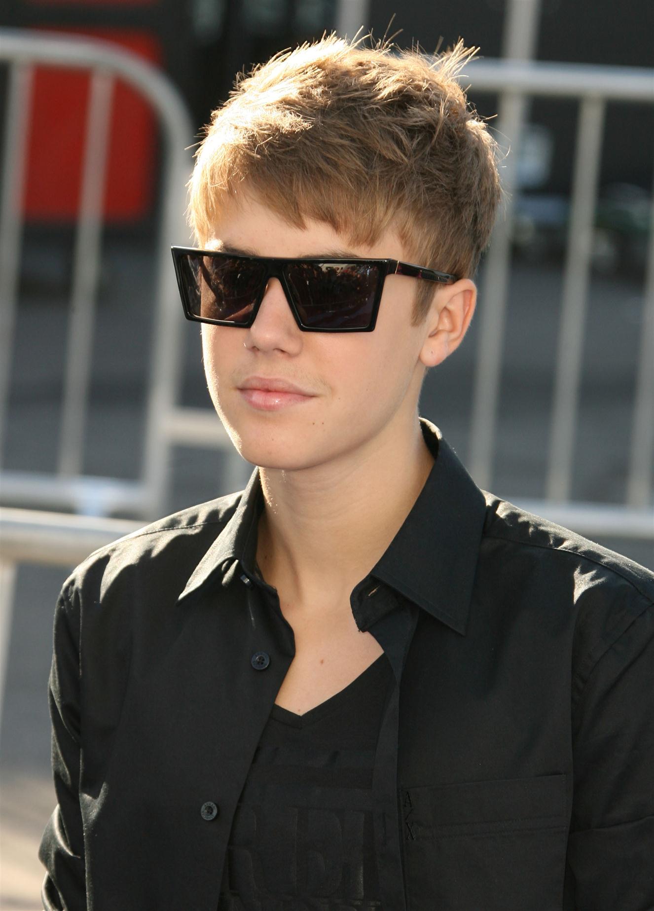 Justin Bieber - Celebs at Do Something Awards 2011 Photos | Picture 59603